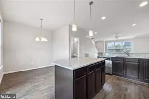 105 Poinsettia Wy, Stephenson, VA 22656 - Photo 5