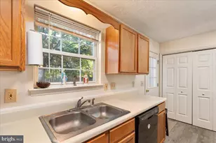 303 Sutton Ct, Winchester, VA 22601 - Photo 9
