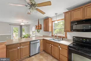 1226 Lakeview Dr, Cross Junction, VA 22625 - Photo 11