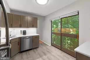 11735 Ledura Ct, Reston, VA 20191 - Photo 13