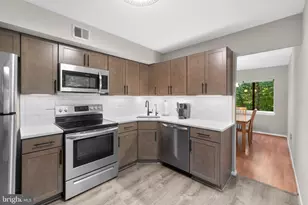11735 Ledura Ct, Reston, VA 20191 - Photo 3
