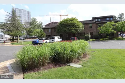 8351 Greensboro Drive #6, McLean, VA 22102 - Photo 3