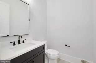 725 Lawton St, McLean, VA 22101 - Photo 61