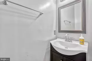 6011 Honnicut Dr, Centreville, VA 20121 - Photo 31