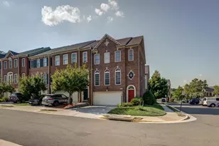 8410 Chaucer House Ct, Lorton, VA 22079 - Photo 3