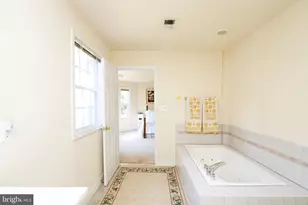 7801 Ridgewood Dr, Annandale, VA 22003 - Photo 41