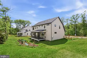 9205 Franks Pt Ln, Lorton, VA 22079 - Photo 7