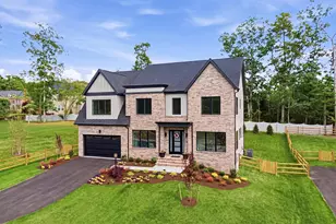 9205 Franks Pt Ln, Lorton, VA 22079 - Photo 3