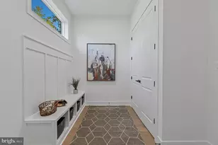 9205 Franks Pt Ln, Lorton, VA 22079 - Photo 13