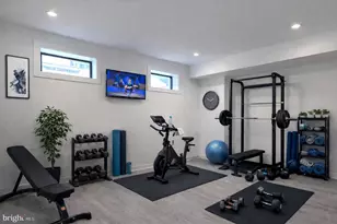 2447 Flint Hill Rd, Vienna, VA 22181 - Photo 17