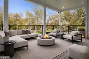 2447 Flint Hill Rd, Vienna, VA 22181 - Photo 11