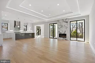 2447 Flint Hill Rd, Vienna, VA 22181 - Photo 5