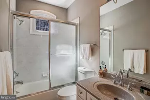 7024 Green Oak Dr, McLean, VA 22101 - Photo 89