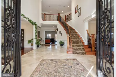 10400 Hunters Valley Road, Vienna, VA 22181 - Photo 5