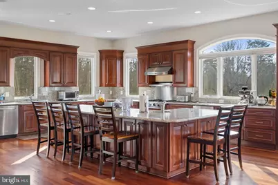 10400 Hunters Valley Road, Vienna, VA 22181 - Photo 17