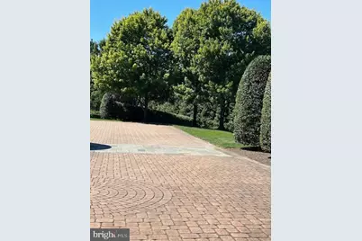 9619 Georgetown Pike, Great Falls, VA 22066 - Photo 13