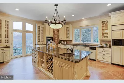 8023 Georgetown Pike, McLean, VA 22102 - Photo 21