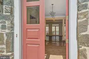 121 Yarnick Rd, Great Falls, VA 22066 - Photo 5