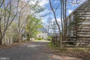 121 Yarnick Rd, Great Falls, VA 22066 - Photo 3