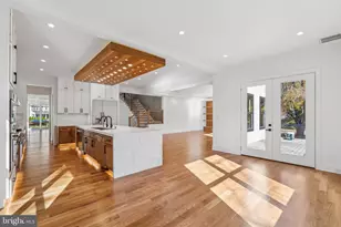 6640 Cardinal Ln, Annandale, VA 22003 - Photo 9