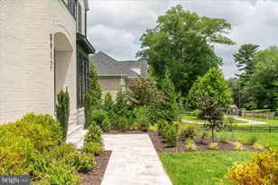 8912 Gallant Green Dr, McLean, VA 22102 - Photo 5