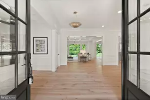 8912 Gallant Green Dr, McLean, VA 22102 - Photo 7