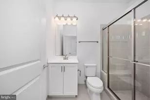 8757 Southern Oaks Pl, Lorton, VA 22079 - Photo 33