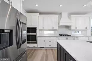 8757 Southern Oaks Pl, Lorton, VA 22079 - Photo 15