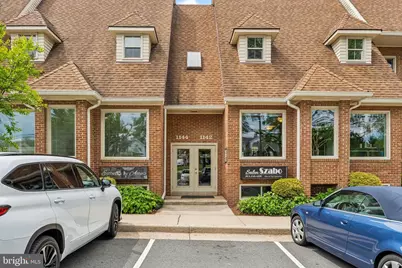 1144 Walker Road #UNIT F, Great Falls, VA 22066 - Photo 3