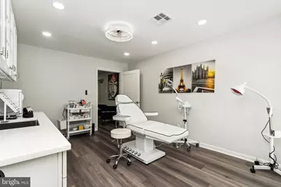 1144 Walker Road #UNIT F, Great Falls, VA 22066 - Photo 5