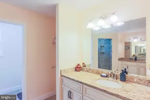 7313 Byrneley Ln, Annandale, VA 22003 - Photo 39