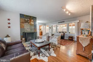 8536 Aponi Rd, Vienna, VA 22180 - Photo 3