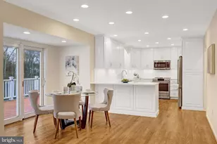 933 Holly Creek Dr, Great Falls, VA 22066 - Photo 17