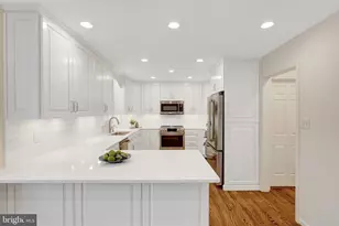 933 Holly Creek Dr, Great Falls, VA 22066 - Photo 13