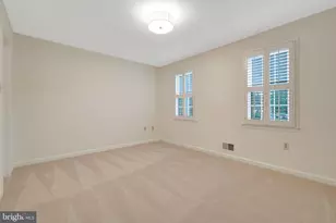 933 Holly Creek Dr, Great Falls, VA 22066 - Photo 33