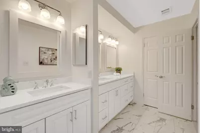 933 Holly Creek Drive, Great Falls, VA 22066 - Photo 31