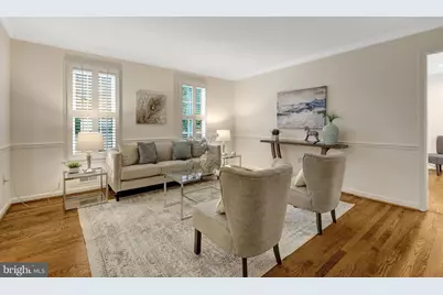 933 Holly Creek Drive, Great Falls, VA 22066 - Photo 9