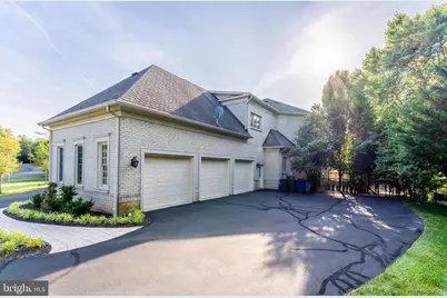 860 Nicholas Run Drive, Great Falls, VA 22066 - Photo 13