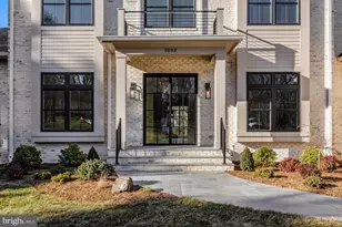 1002 Springvale Rd, Great Falls, VA 22066 - Photo 3