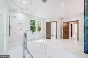 9908 Blake Ln, Oakton, VA 22124 - Photo 35