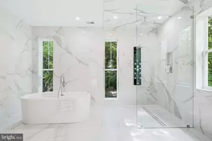 9908 Blake Ln, Oakton, VA 22124 - Photo 41