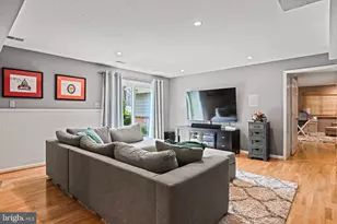 8633 Janet Ln, Vienna, VA 22180 - Photo 17