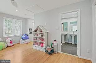 8633 Janet Ln, Vienna, VA 22180 - Photo 35