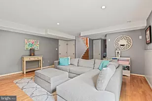 8633 Janet Ln, Vienna, VA 22180 - Photo 17