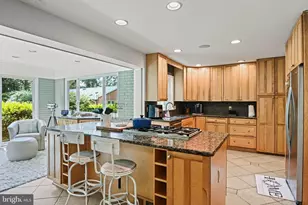 8633 Janet Ln, Vienna, VA 22180 - Photo 7