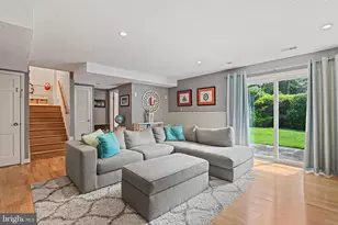 8633 Janet Ln, Vienna, VA 22180 - Photo 19