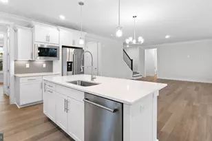 8281 Colling Manor Ct, Alexandria, VA 22308 - Photo 5