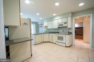 1197 Winter Hunt Rd, McLean, VA 22102 - Photo 7