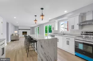 7401 Loughboro Ln, Springfield, VA 22150 - Photo 7