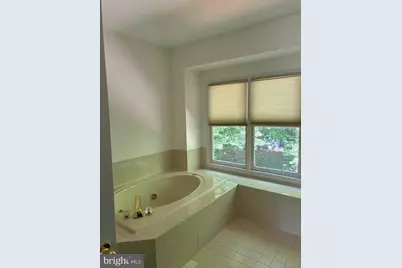 8502 Chase Glen Circle, Fairfax Station, VA 22039 - Photo 17